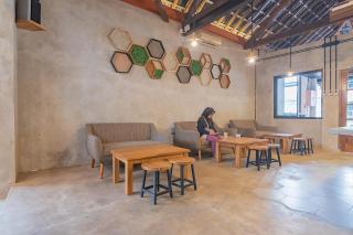 RedDoorz near Alun-Alun Garut - 1