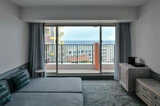 Lequ Okinawa Chatan Spa ＆ Resort - 1