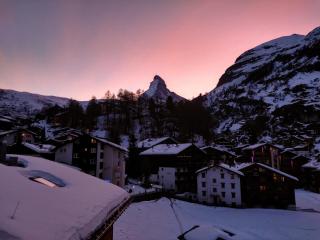 Chalet-style Apartment with Matterhorn View - Zermatt - 0