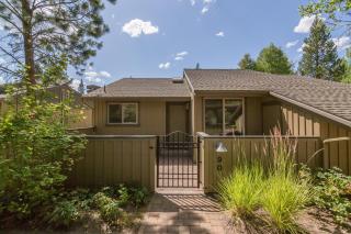 Stunning Condo, 2 Masters, Amazing View, SHARC Passes, Bikes - Sunriver - 0