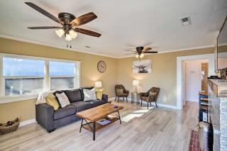 Waterfront Cottage with Private Pool and Lake View! - Lakeport - 5
