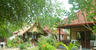 Ana Warung & Bungalows - Gili Meno - 3