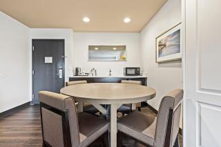 Holiday Inn - St. Petersburg West by IHG - St. Petersburg - 1