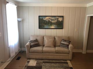 Downtown 2 Bedroom Cottage, Sleeps 6, Walking Distance to Honeywell, Downtown Restaurants, Shopping - Wabash - 3