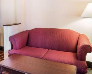 Econo Lodge - McDonough - 1
