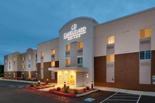 Candlewood Suites Harrisburg I-81 Hershey Area by IHG - Harrisburg - 1