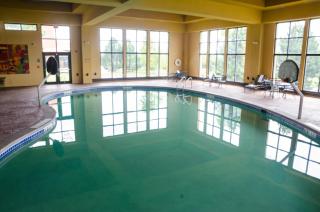 Holiday Inn Hotel Pewaukee-Milwaukee West by IHG - Pewaukee - 9