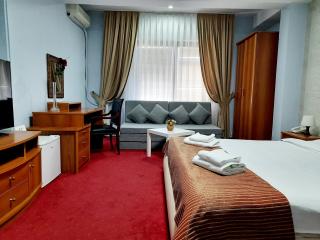 Hotel Aristocrat & Fish Restaurant - Skopje - 4