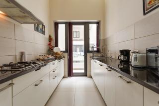 Hostie Eshana - Stylish 2BHK Duplex apt near Golf Course Road - Gurgaon - 5