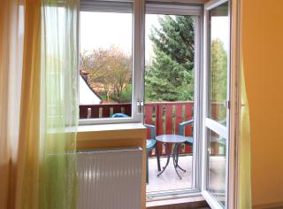 White & Quiet Apartment House - 4