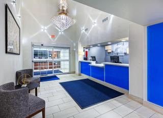 Holiday Inn Express Hotel and Suites Jenks by IHG - Jenks - 9