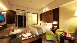 Holiday Inn Nantong Oasis International by IHG - 2