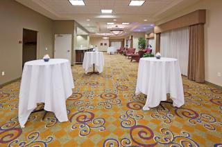 Holiday Inn Conference Center Marshfield by IHG - Marshfield - 2