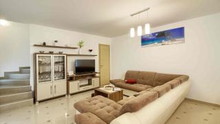 Luxury Vila compelx Aurora-Mar with 2 pools and 8 bedrooms, 200m from the beach - WiiBuk - Banjole - 1