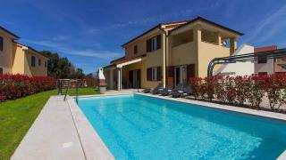Luxury Vila compelx Mar-Marisol with 2 pools and 8 bedrooms, 200m from the beach - 0