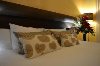 Number 10 Hotel - 8