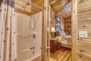 Cub Crossing, Hot Tub, 1089 of FREE Attraction tickets for each paid day, Dollywood and More! - Sevierville - 9