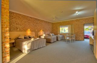 Gloucester Country Lodge Motel - 4