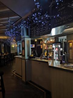 The Royal Hotel and Bar - 8
