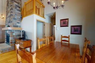 Tall Timber Getaway - 6