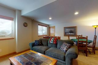 Tall Timber Getaway - 5