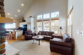 Tall Timber Getaway - 2