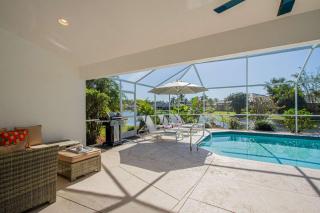 Crown Pointe- Crown Pointe Blvd.,E. - Naples - 2