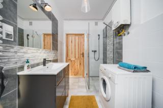 3 Bedroom Apartment In The Green Heart Of Cracow - by Upstairs - Cracovia - 2