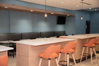 Holiday Inn & Suites - Fayetteville W-Fort Bragg Area by IHG - Fayetteville - 7