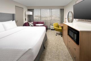 Crowne Plaza San Antonio Airport by IHG - 7