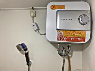Stylist & Minimalist Studio 1BR Fast WIFI @Green Bay Pluit Apartment - Jakarta - 3