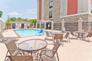 Holiday Inn Express & Suites San Antonio Frost Bank Center by IHG - 2