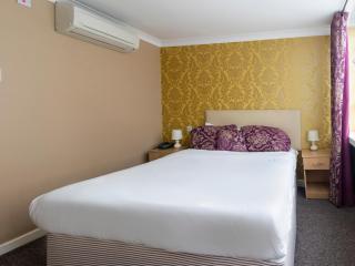 Stuart Hotel - Luton - 7