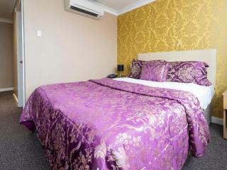 Stuart Hotel - Luton - 2