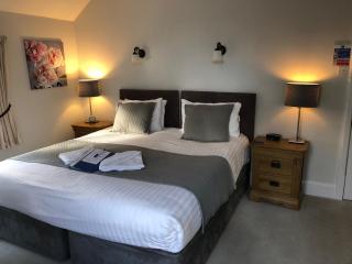 Trumbles Gatwick B&B - Charlwood - 3