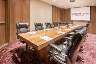 Crowne Plaza Airport by IHG - 3