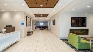 Holiday Inn Express Airdrie by IHG - Airdrie - 5