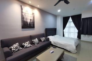 SS15 Courtyard Sunway Newly renovated Studio in First Subang Netflix 65inch TV - Subang Jaya - 1