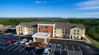 Holiday Inn Express & Suites Crossville by IHG - 2