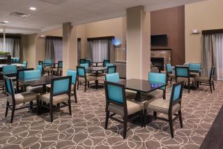 Holiday Inn Express & Suites Bakersfield Airport by IHG - Bakersfield - 9