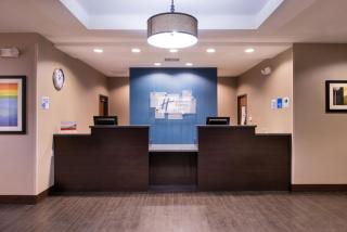 Holiday Inn Express & Suites Bakersfield Airport by IHG - Bakersfield - 6