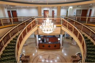 Holiday Inn Express & Suites Bakersfield Central by IHG - Bakersfield - 3