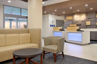 Holiday Inn Express & Suites - Brookshire - Katy Freeway by IHG - 2