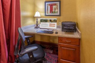 Holiday Inn Express Hotel & Suites Bowling Green by IHG - Bowling Green - 2