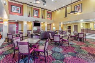 Holiday Inn Express Hotel & Suites Bowling Green by IHG - Bowling Green - 1
