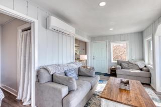 Oceanside Beach Bungalow - 7