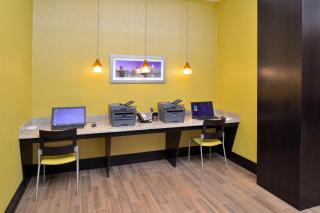 Holiday Inn Express & Suites Austin South by IHG - Austin - 4