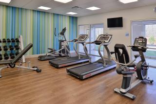 Holiday Inn Express & Suites Farmington Hills - Detroit by IHG - 4