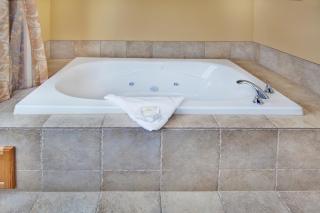Holiday Inn Express Hotel & Suites Council Bluffs - Convention Center Area by IHG - 5