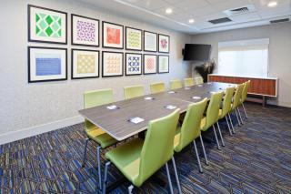 Holiday Inn Express & Suites Clovis Fresno Area by IHG - 6